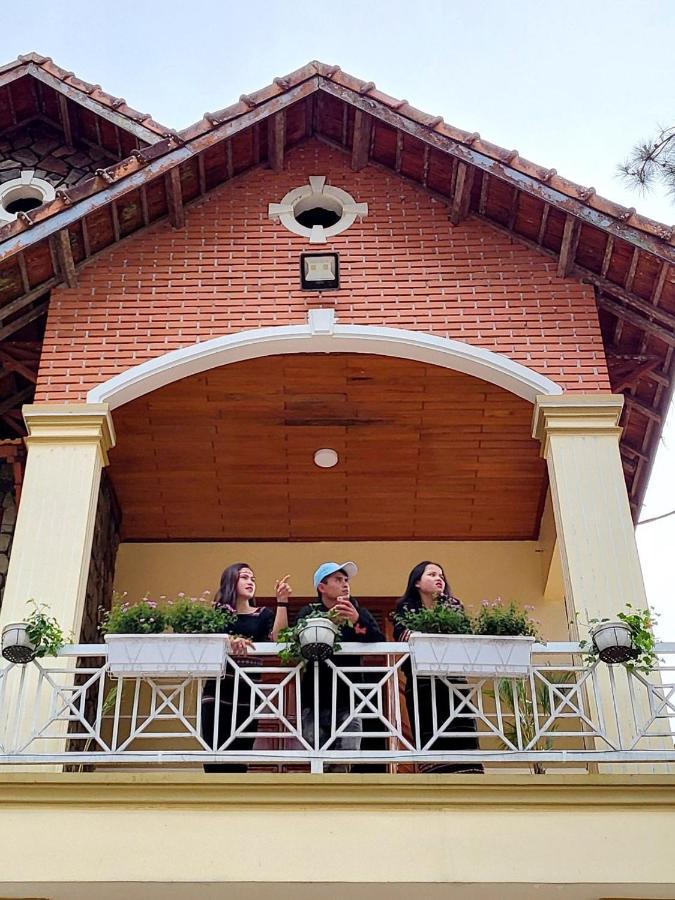 Vita Homestay Mang Den Kon Von Kla Bagian luar foto